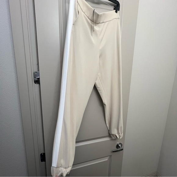 Alice + Olivia | Pete Jogger Pants Side Stripe Cream Pockets NWT Large - Picture 10 of 12